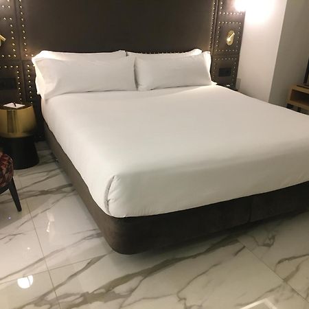 Hotel Las Tres Campanas Badajoz Buitenkant foto